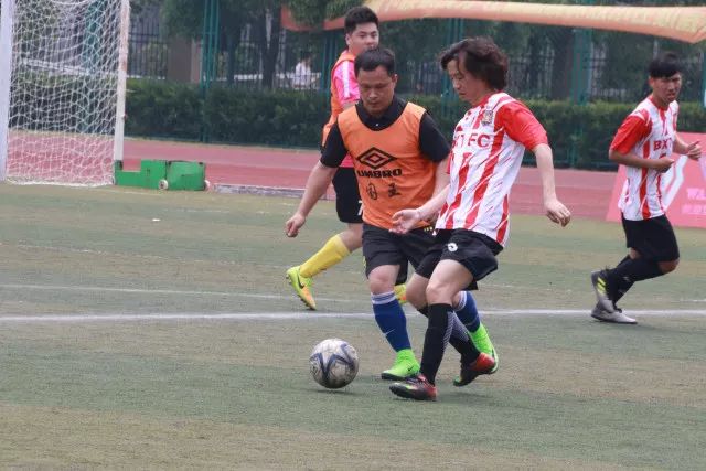 勇士签约尼昂，15人大名单揭晓新赛季阵容